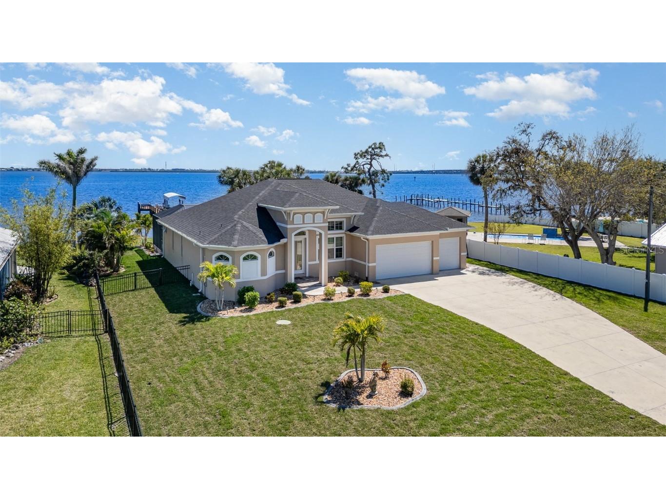 4450 Northshore Drive Punta Gorda FL 33980 - CHARLOTTE HARBOR/PEACE RIVER C7506562 image1