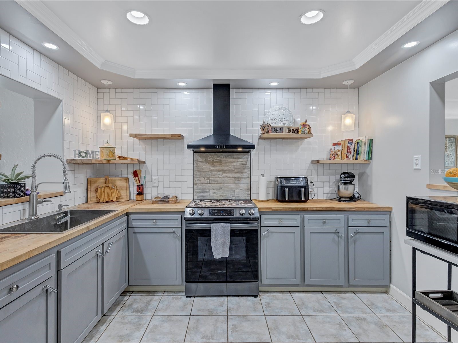 4451 14th Avenue N Saint Petersburg FL 33713 TB8485321 image7