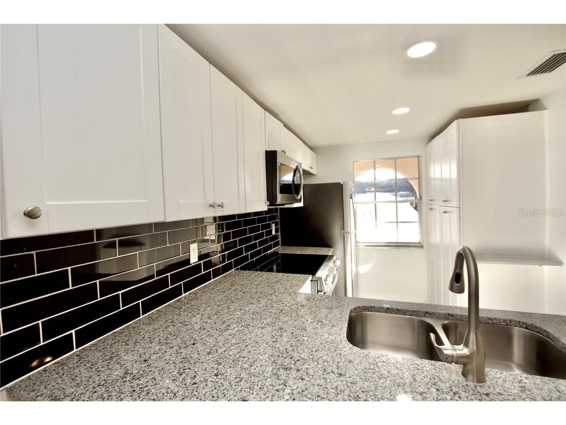 4451 Rustic Drive #4451 New Port Richey FL 34652 W7881027 image6