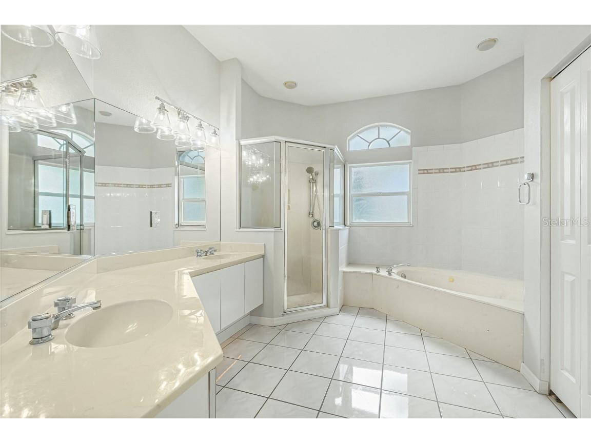 4454 Hollybrook Way Sarasota FL 34233 A4664053 image18