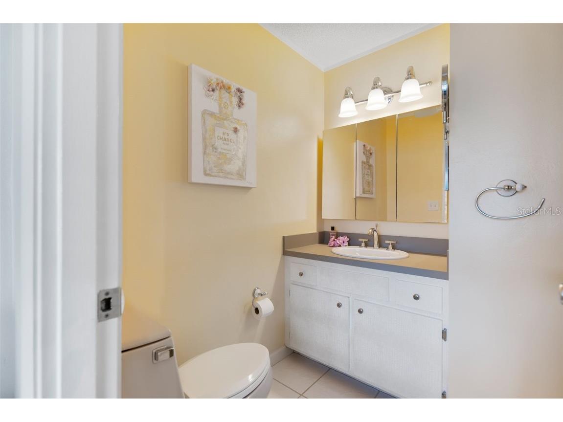 4454 Narraganset Trail #94A Sarasota FL 34233 - LAKE TIPPECANOE A4648079 image11