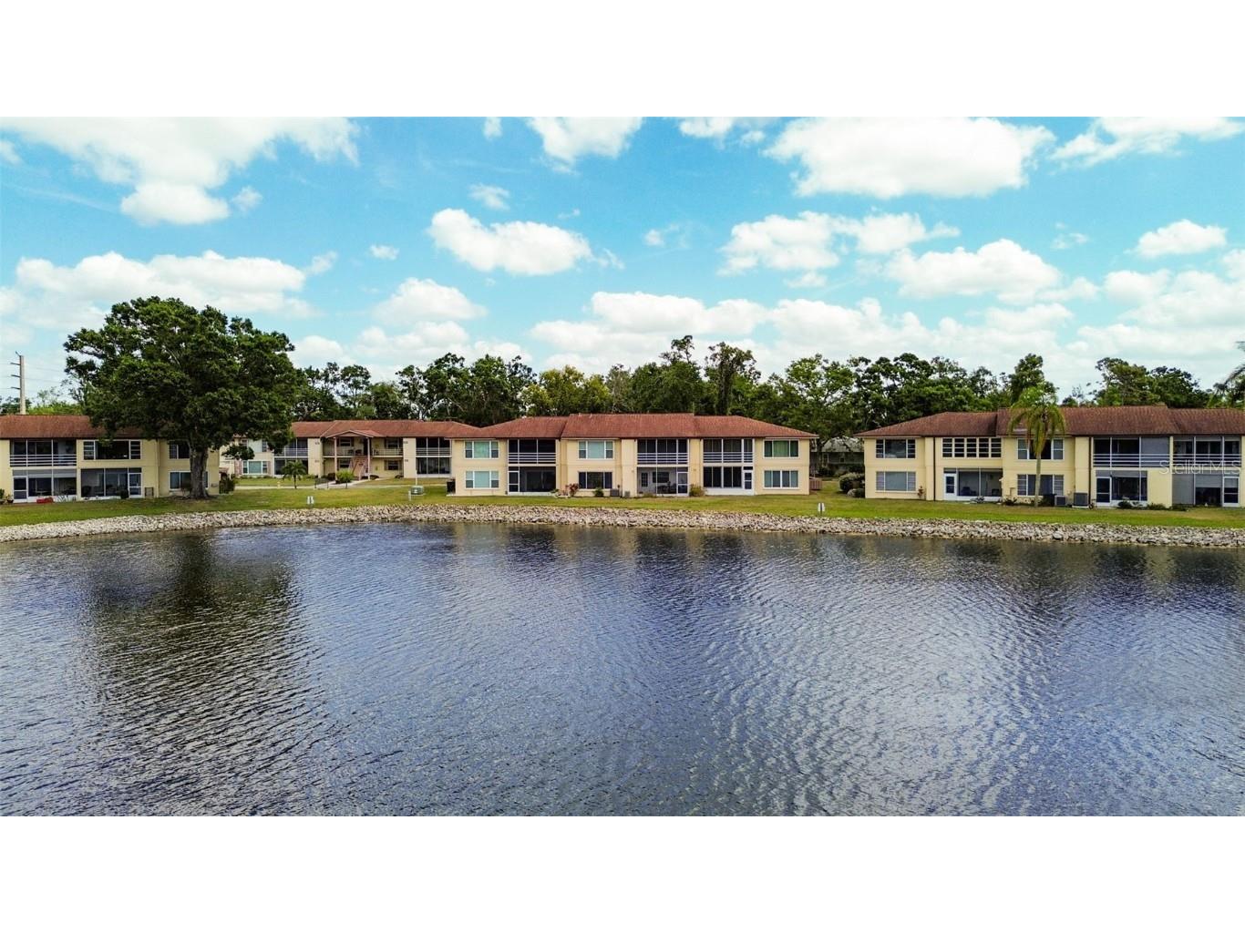 4454 Narraganset Trail #94A Sarasota FL 34233 - LAKE TIPPECANOE A4648079 image2