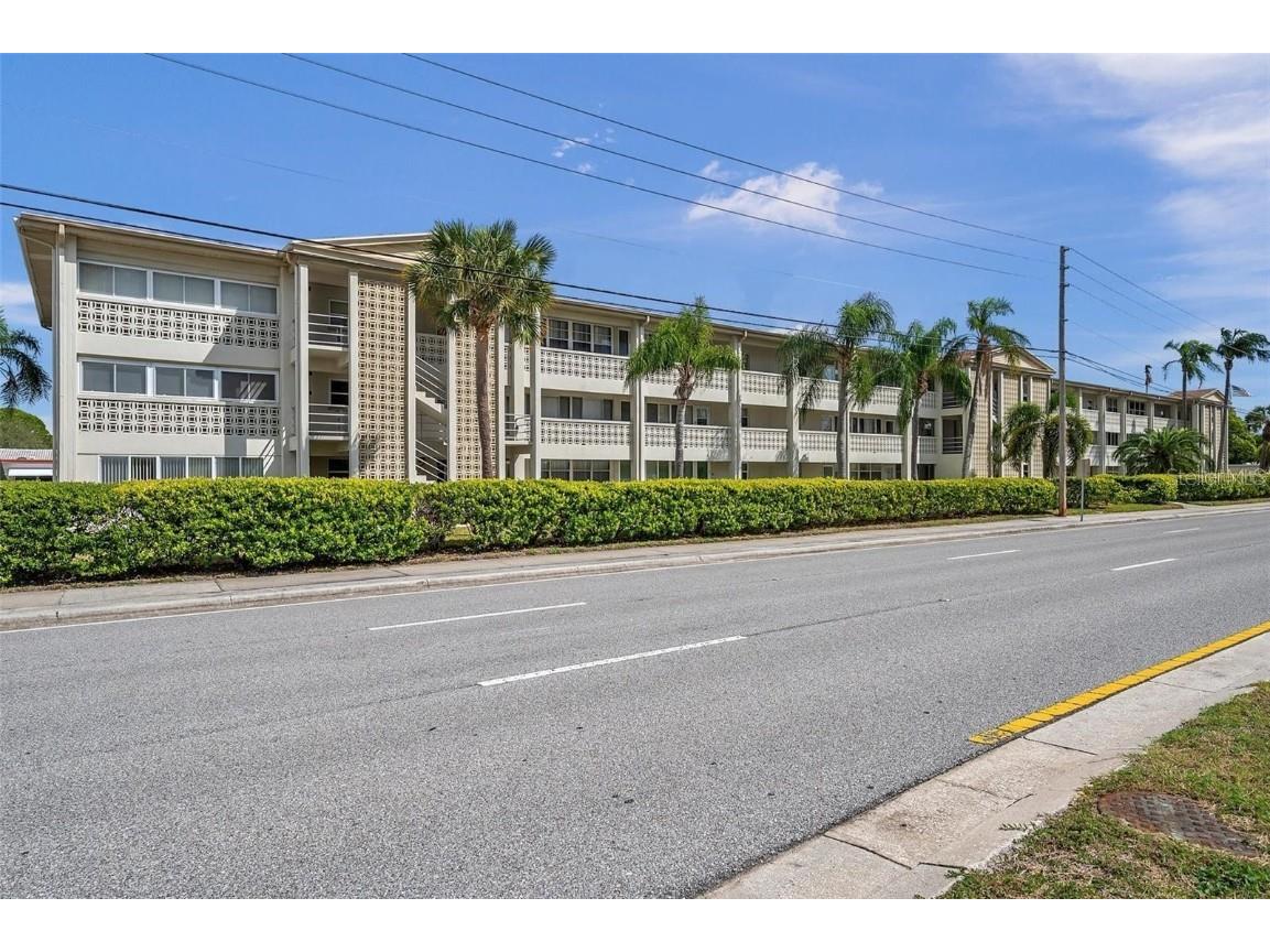 4455 Duhme Road #104 Saint Petersburg FL 33708 TB8318418 image1