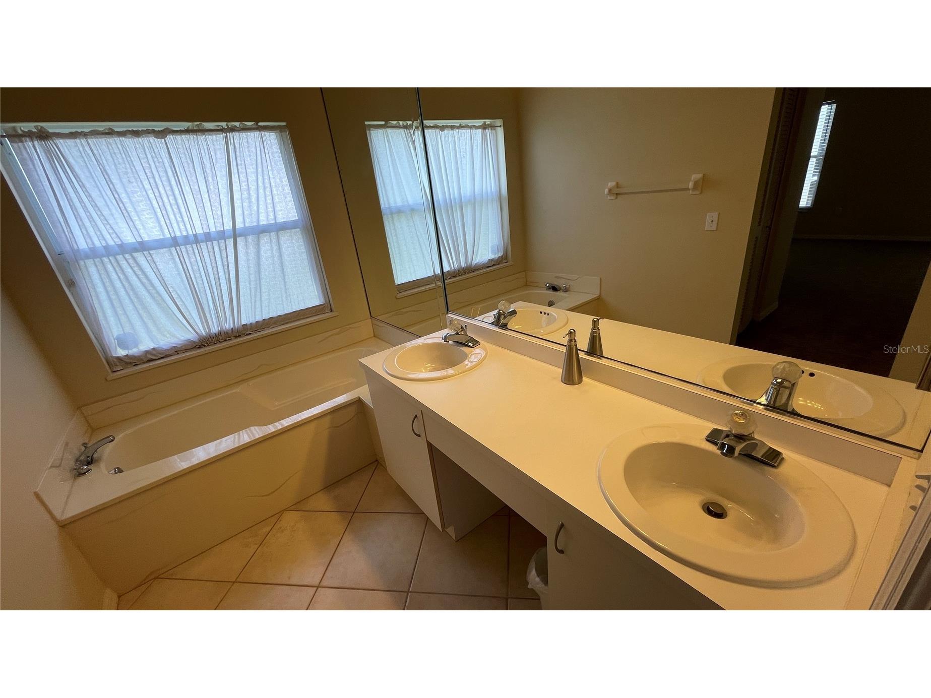 4456 Del Sol Boulevard Sarasota FL 34243 A4693091 image16