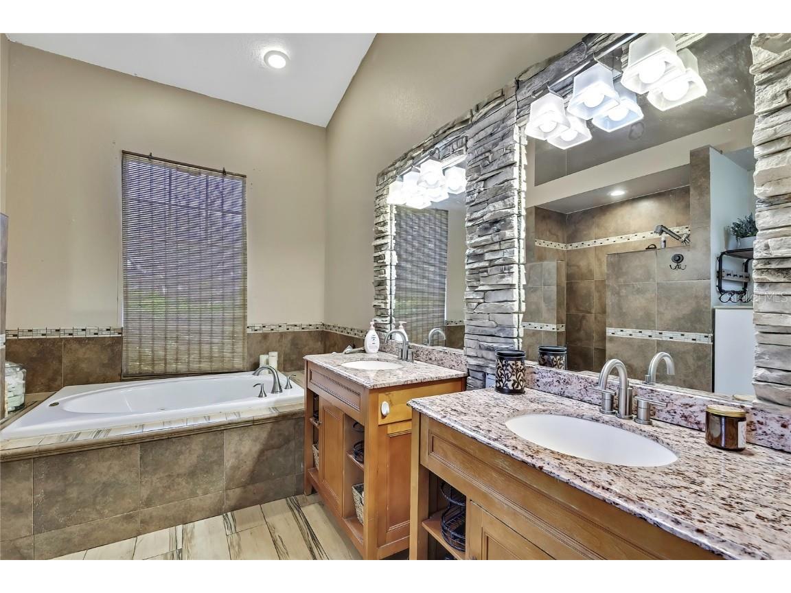 4457 Cr 542h Bushnell FL 33513 TB8415628 image23