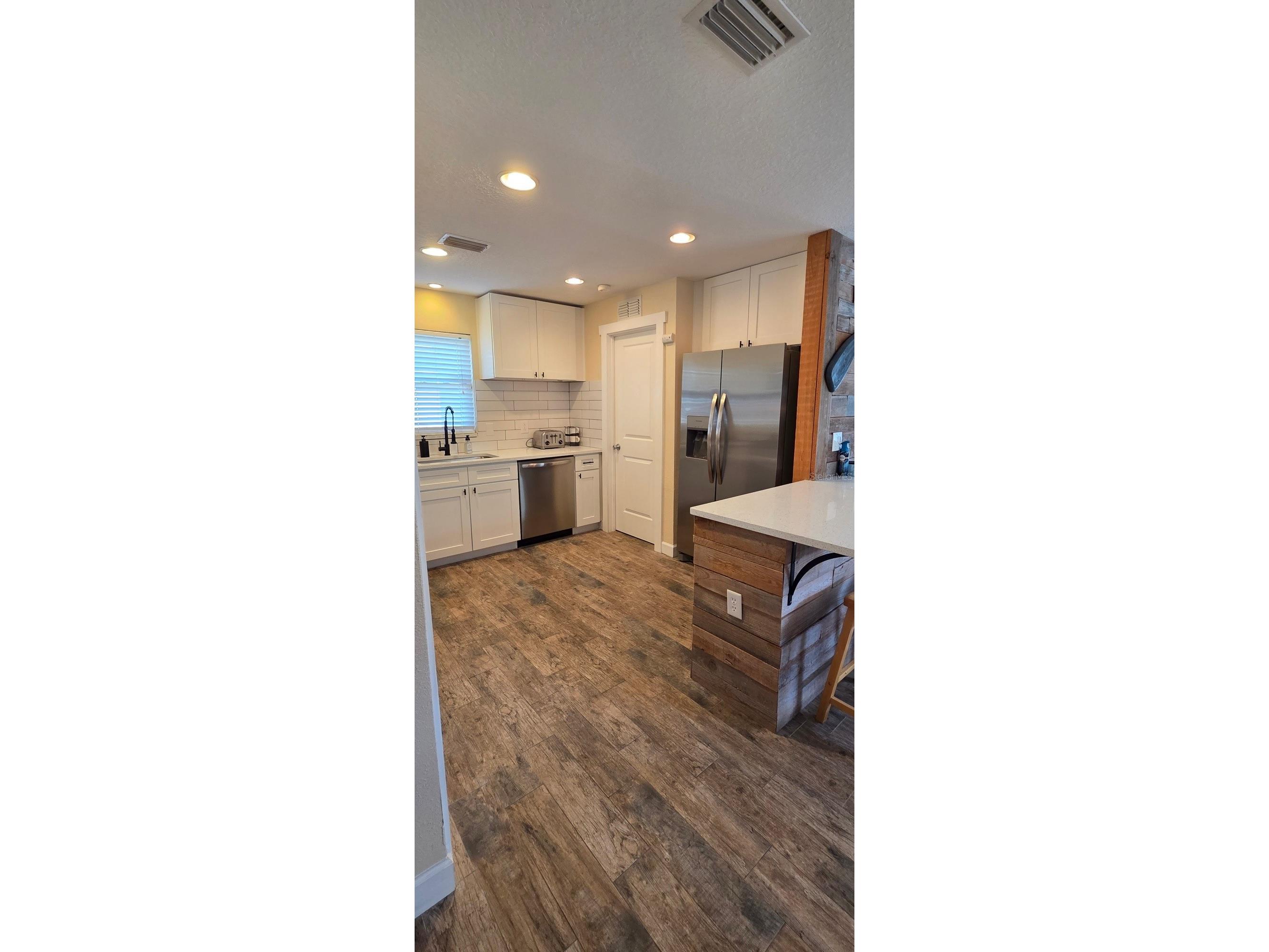 4457 Floramar Terrace New Port Richey FL 34652 TB8491135 image6