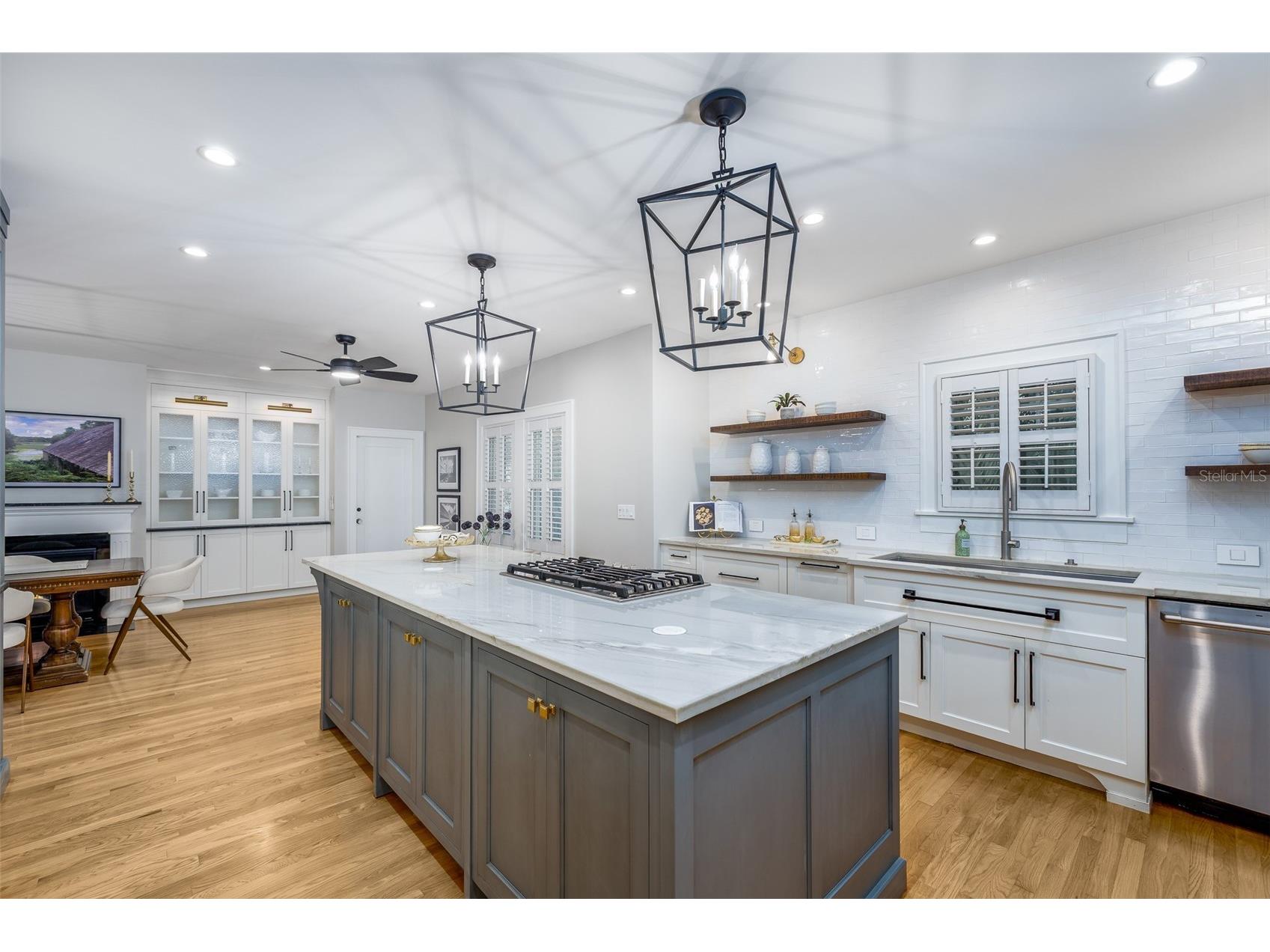 446 16th Avenue NE Saint Petersburg FL 33704 TB8467265 image17