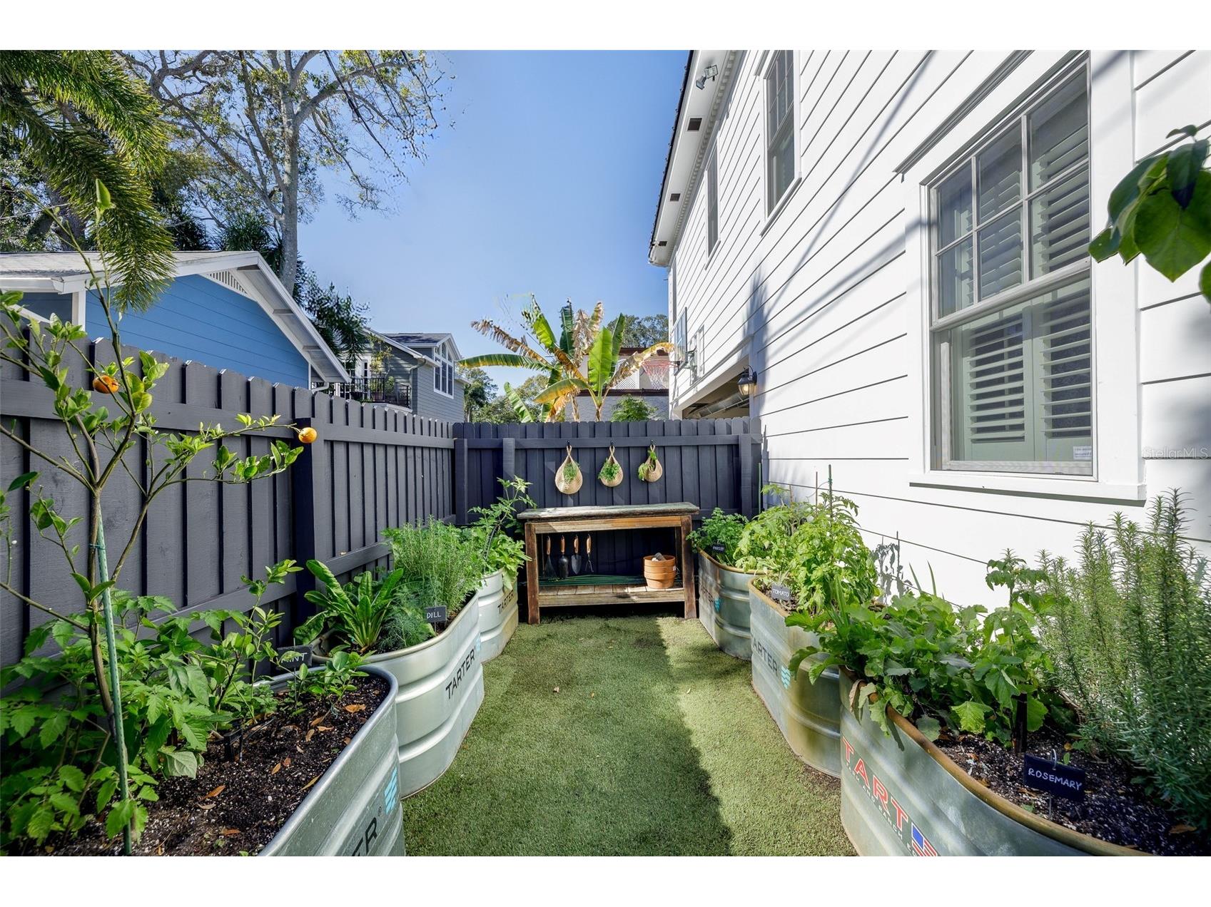 446 16th Avenue NE Saint Petersburg FL 33704 TB8467265 image33