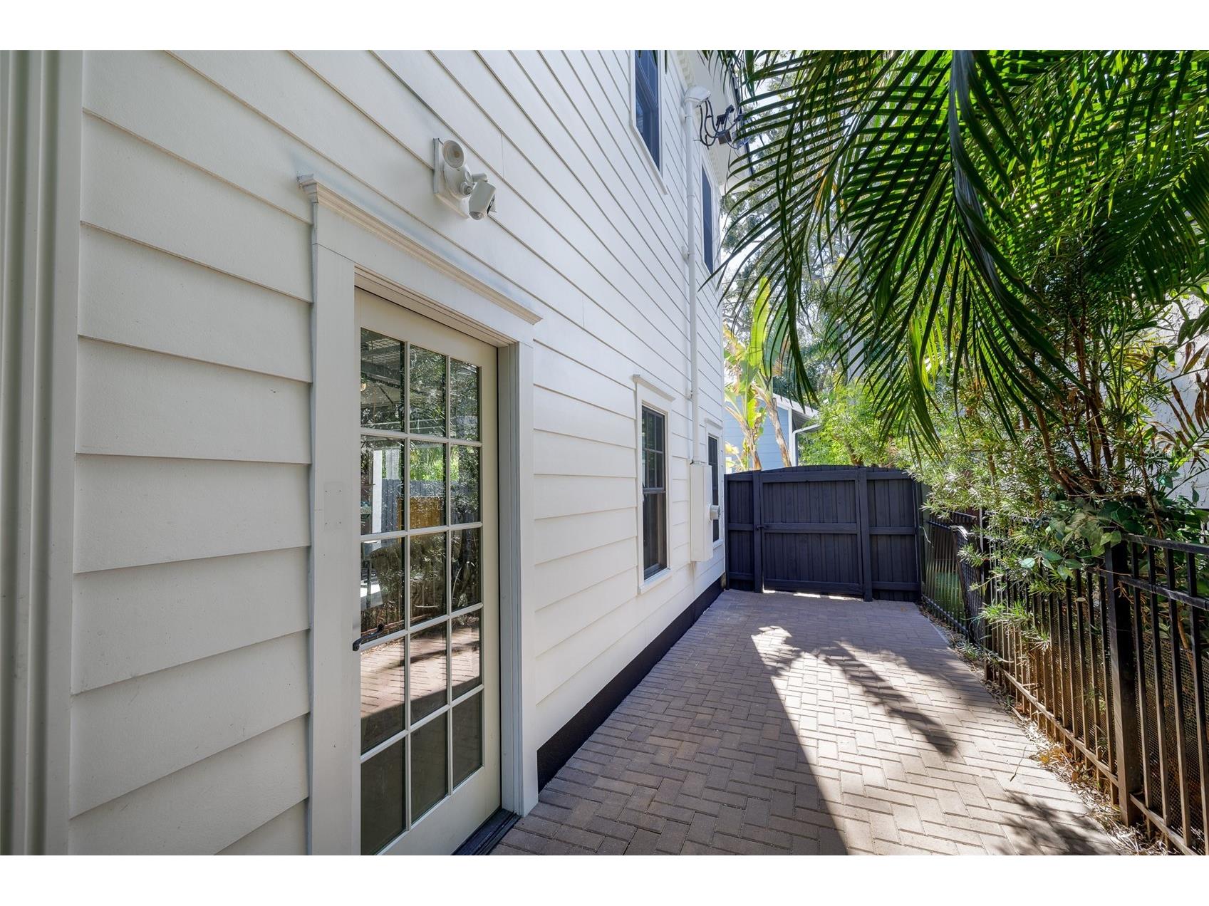 446 16th Avenue NE Saint Petersburg FL 33704 TB8467265 image35