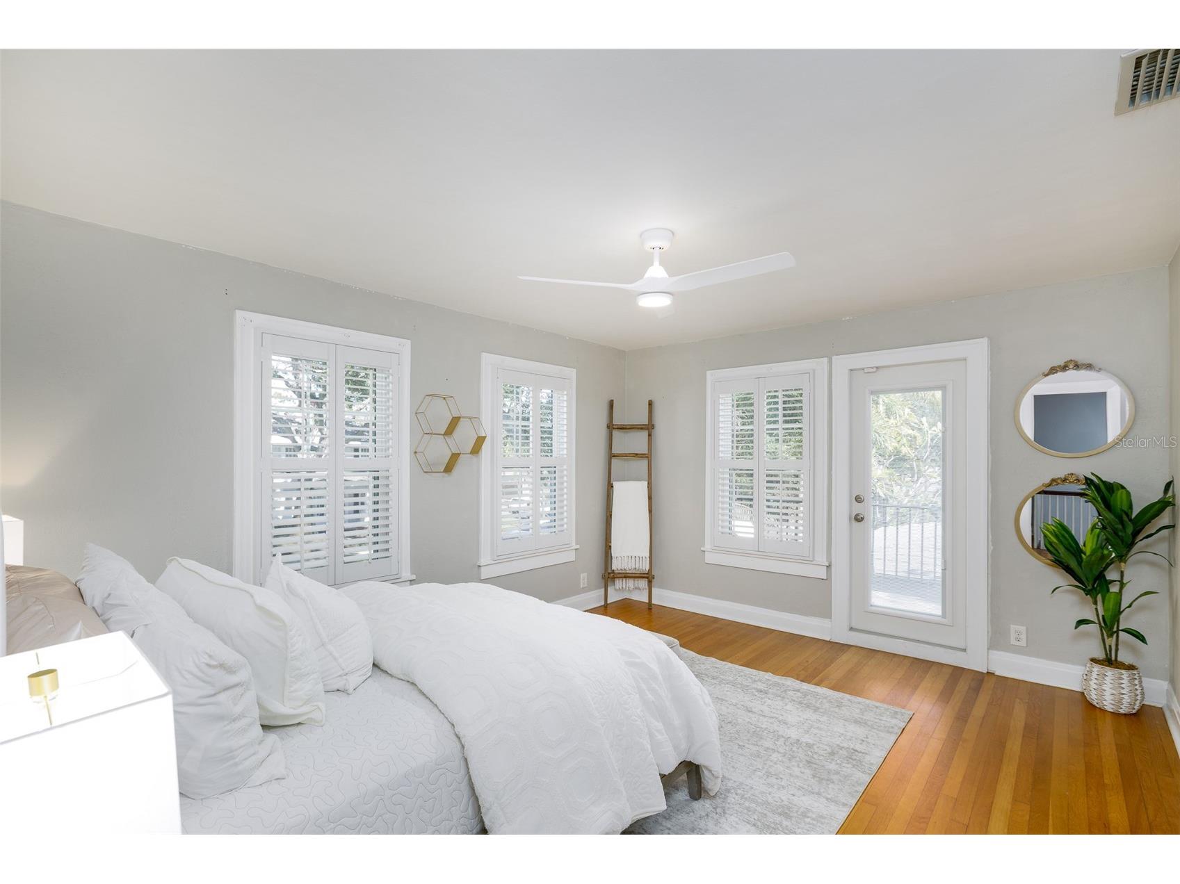 446 16th Avenue NE Saint Petersburg FL 33704 TB8467265 image41