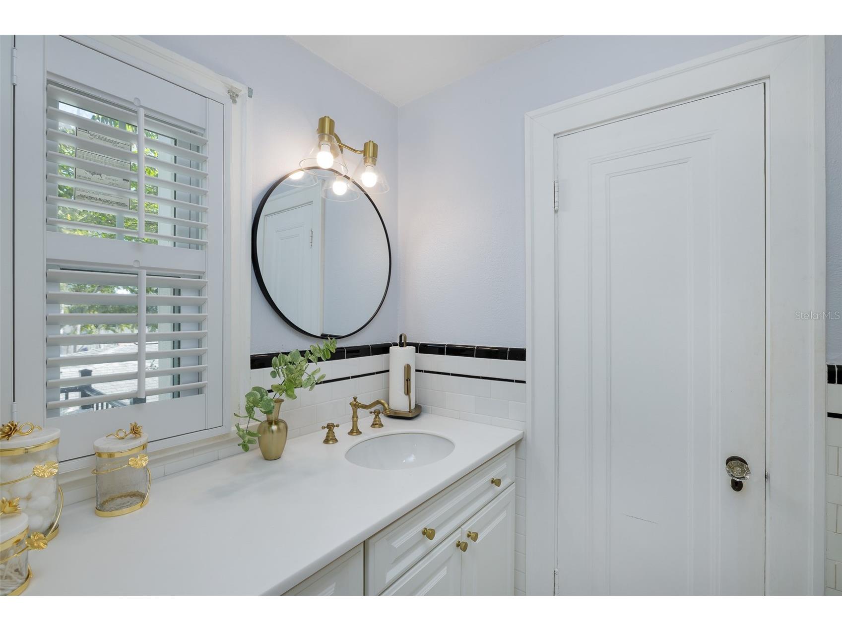 446 16th Avenue NE Saint Petersburg FL 33704 TB8467265 image44