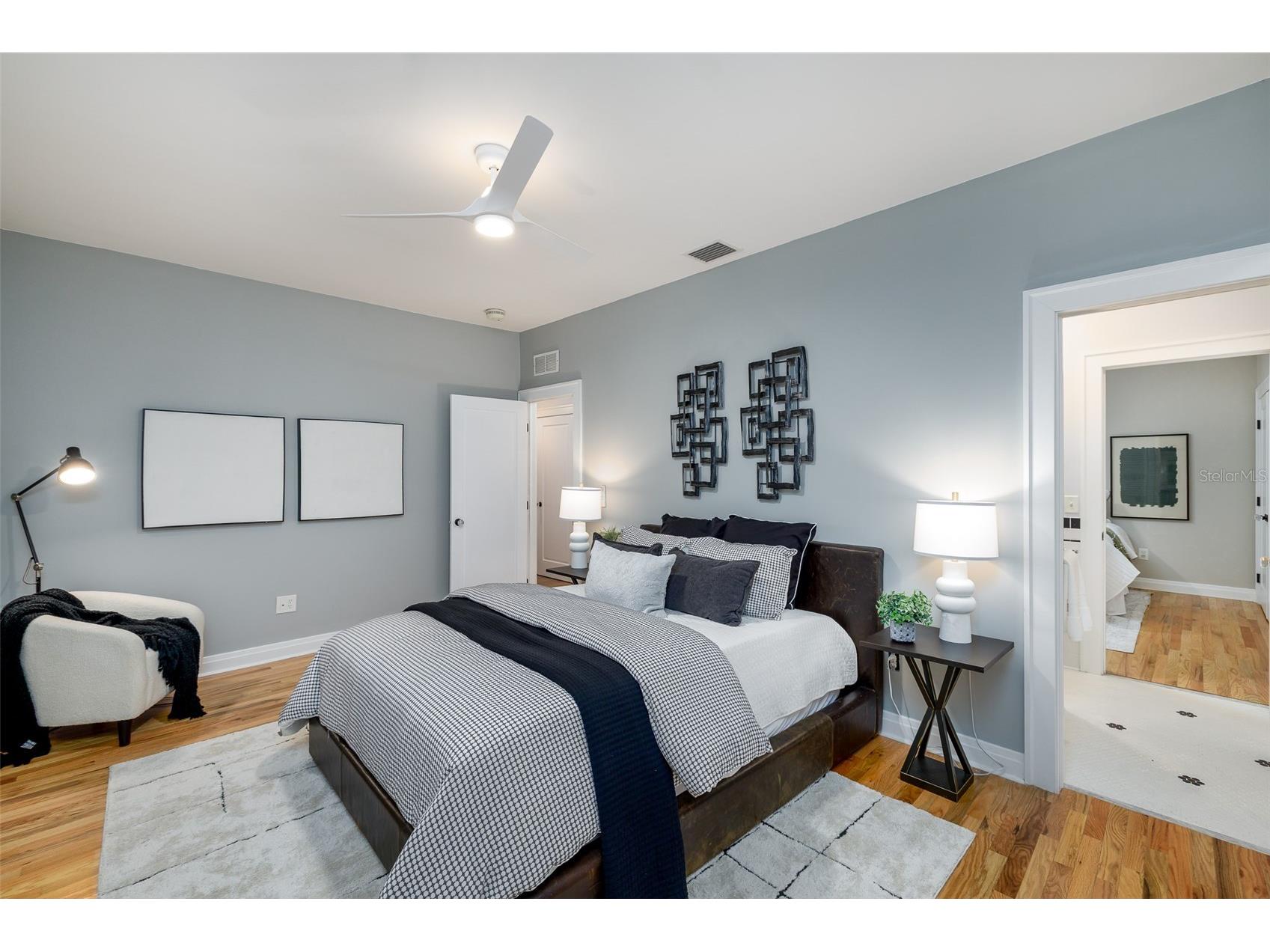 446 16th Avenue NE Saint Petersburg FL 33704 TB8467265 image56