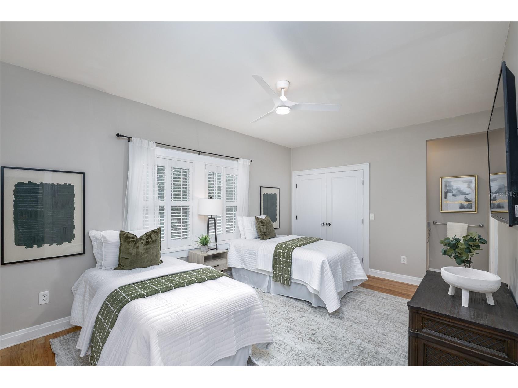 446 16th Avenue NE Saint Petersburg FL 33704 TB8467265 image58