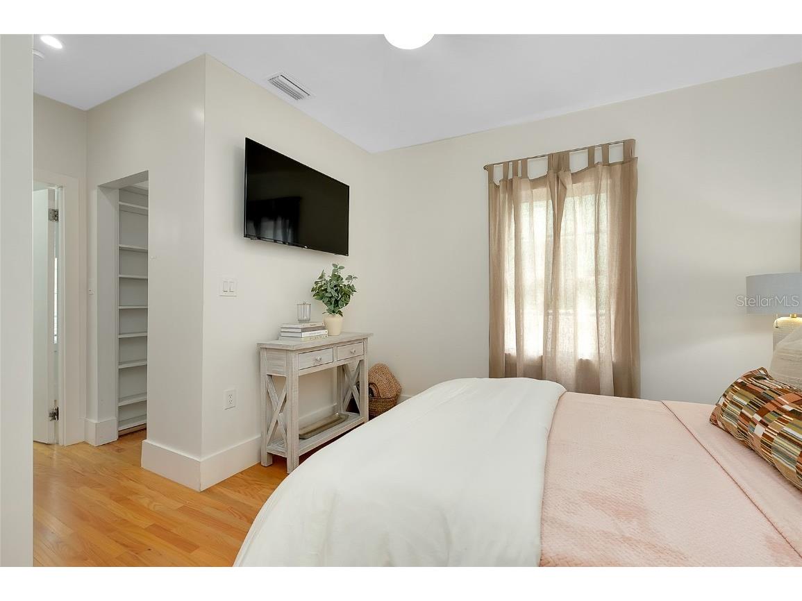 446 Burns Court Sarasota FL 34236 A4671273 image16