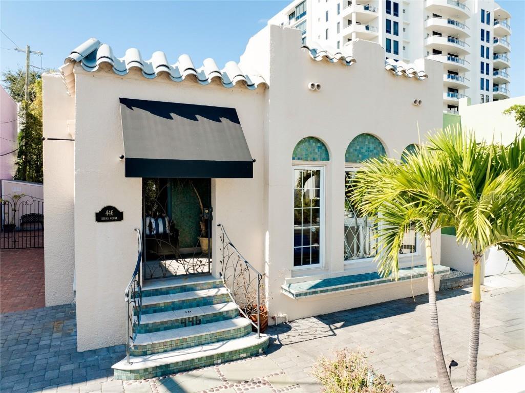 446 Burns Court Sarasota FL 34236 A4671273 image2