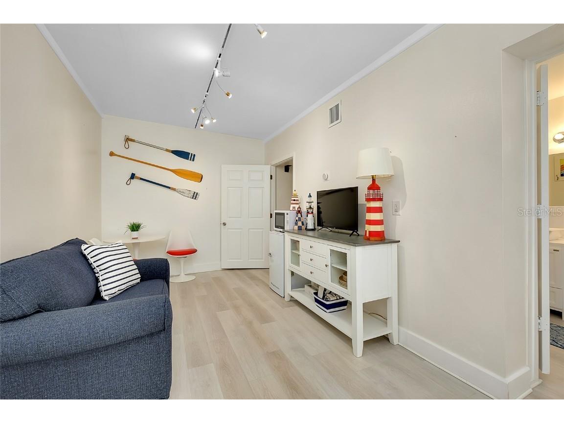 446 Burns Court Sarasota FL 34236 A4671273 image21