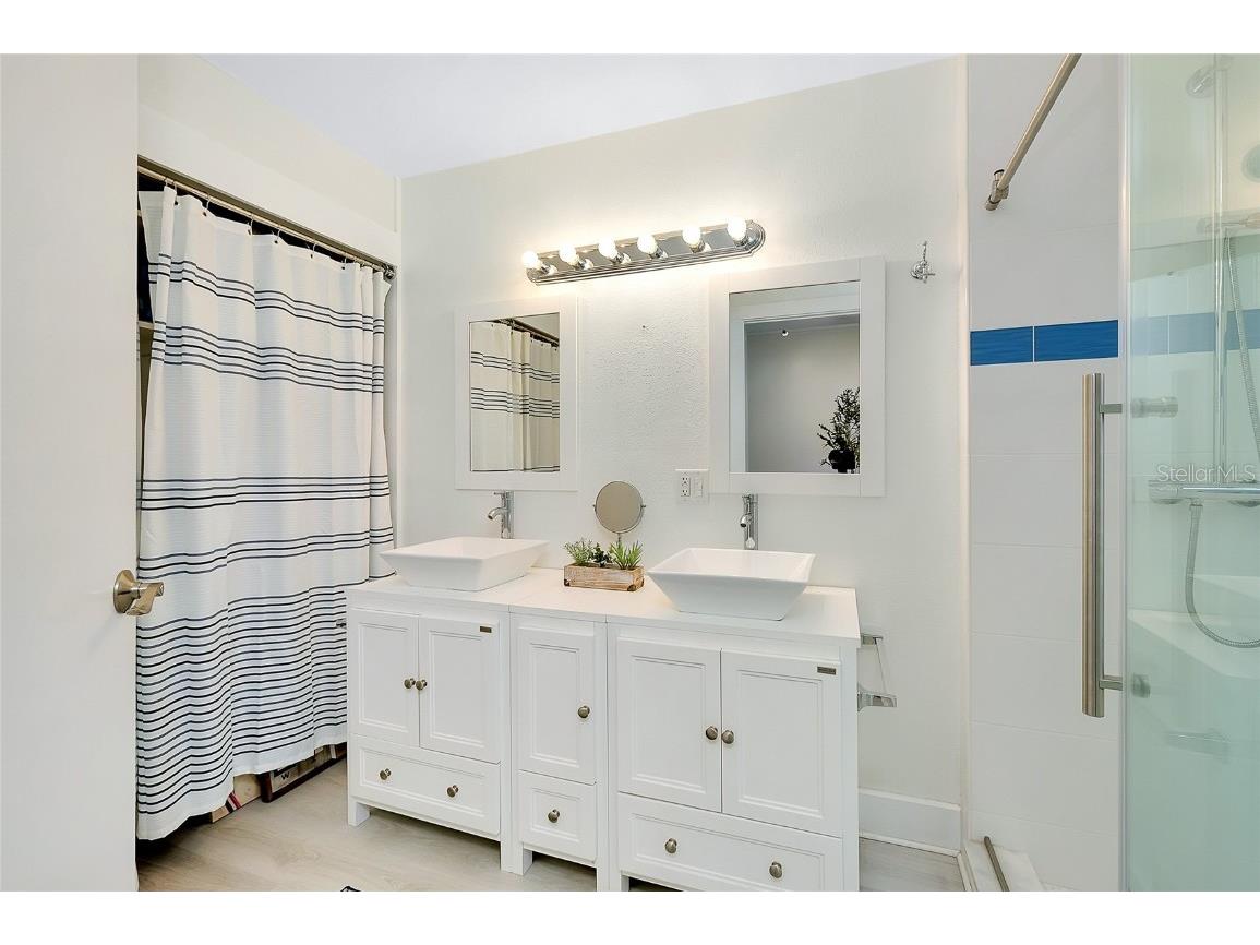 446 Burns Court Sarasota FL 34236 A4671273 image24