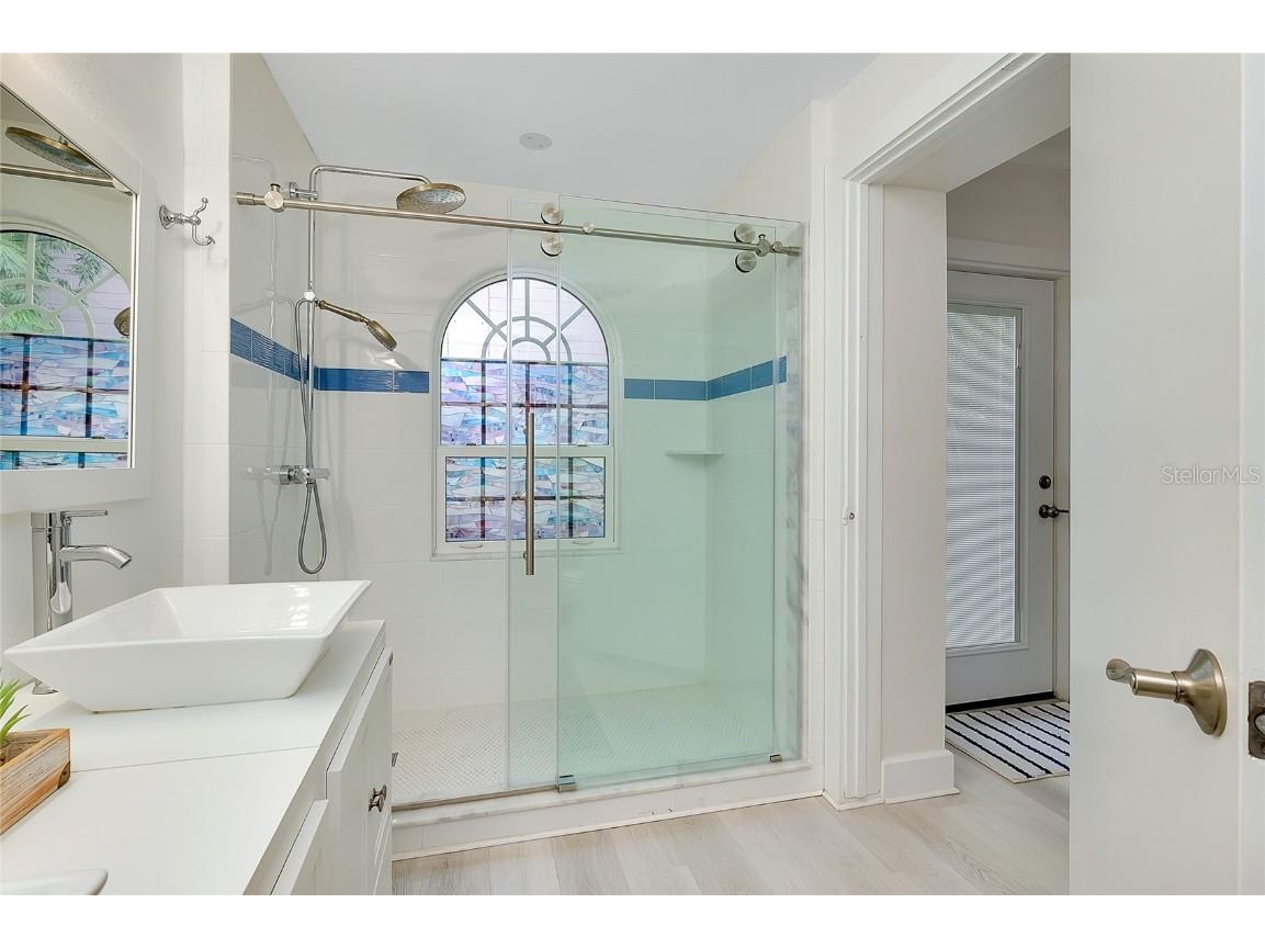 446 Burns Court Sarasota FL 34236 A4671273 image25