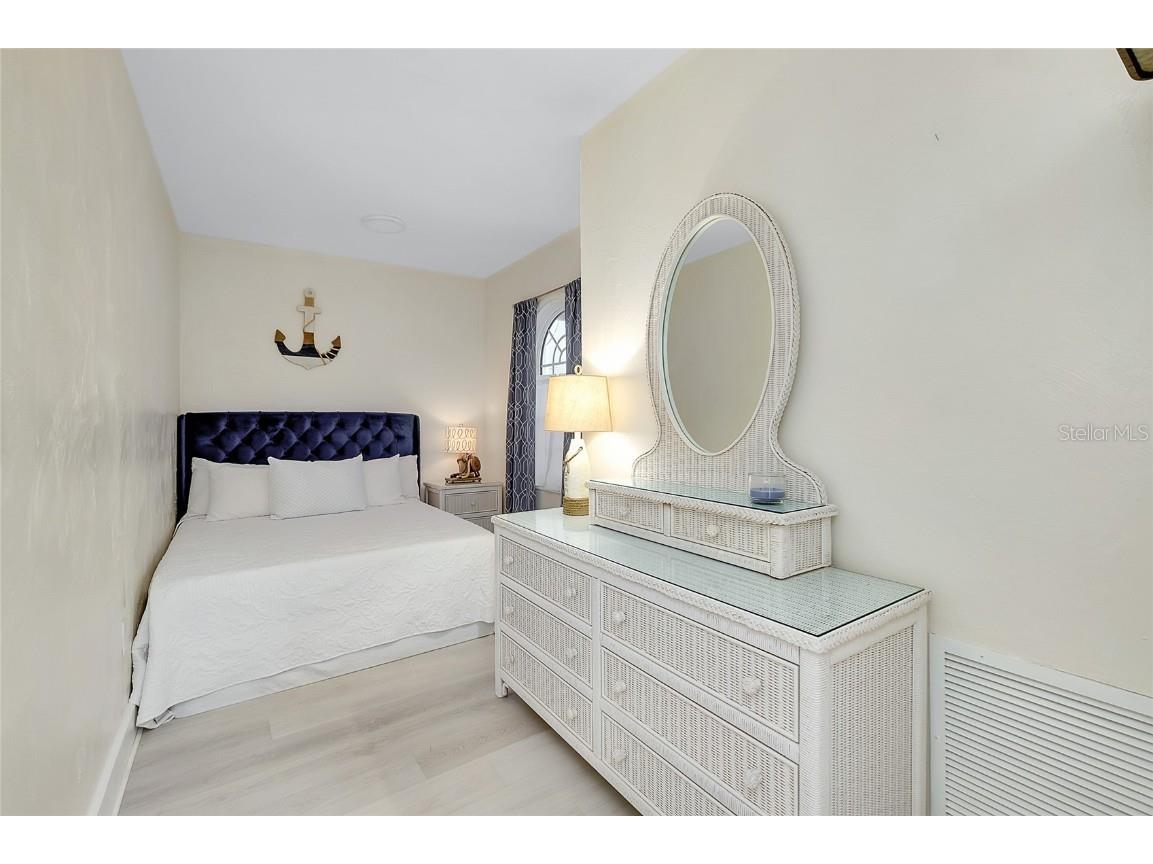 446 Burns Court Sarasota FL 34236 A4671273 image26