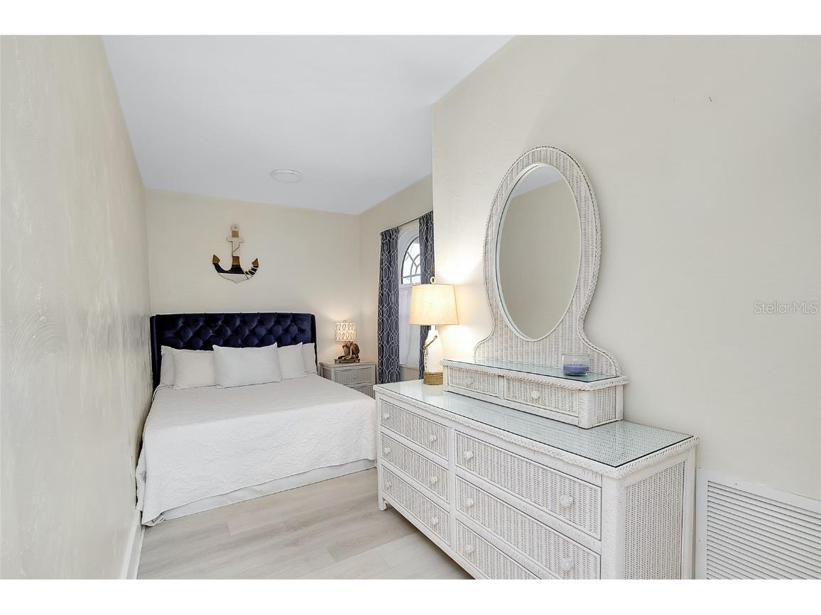 446 Burns Court Sarasota FL 34236 A4671273 image27