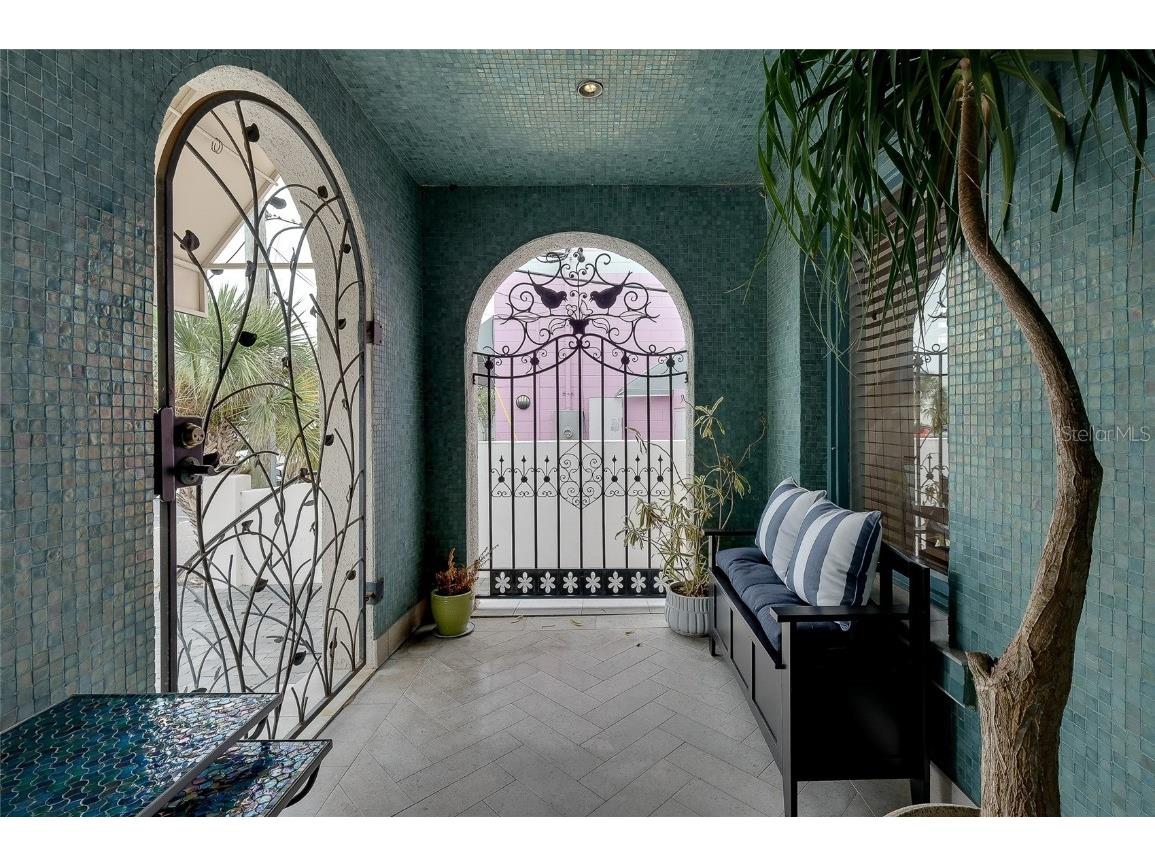 446 Burns Court Sarasota FL 34236 A4671273 image4