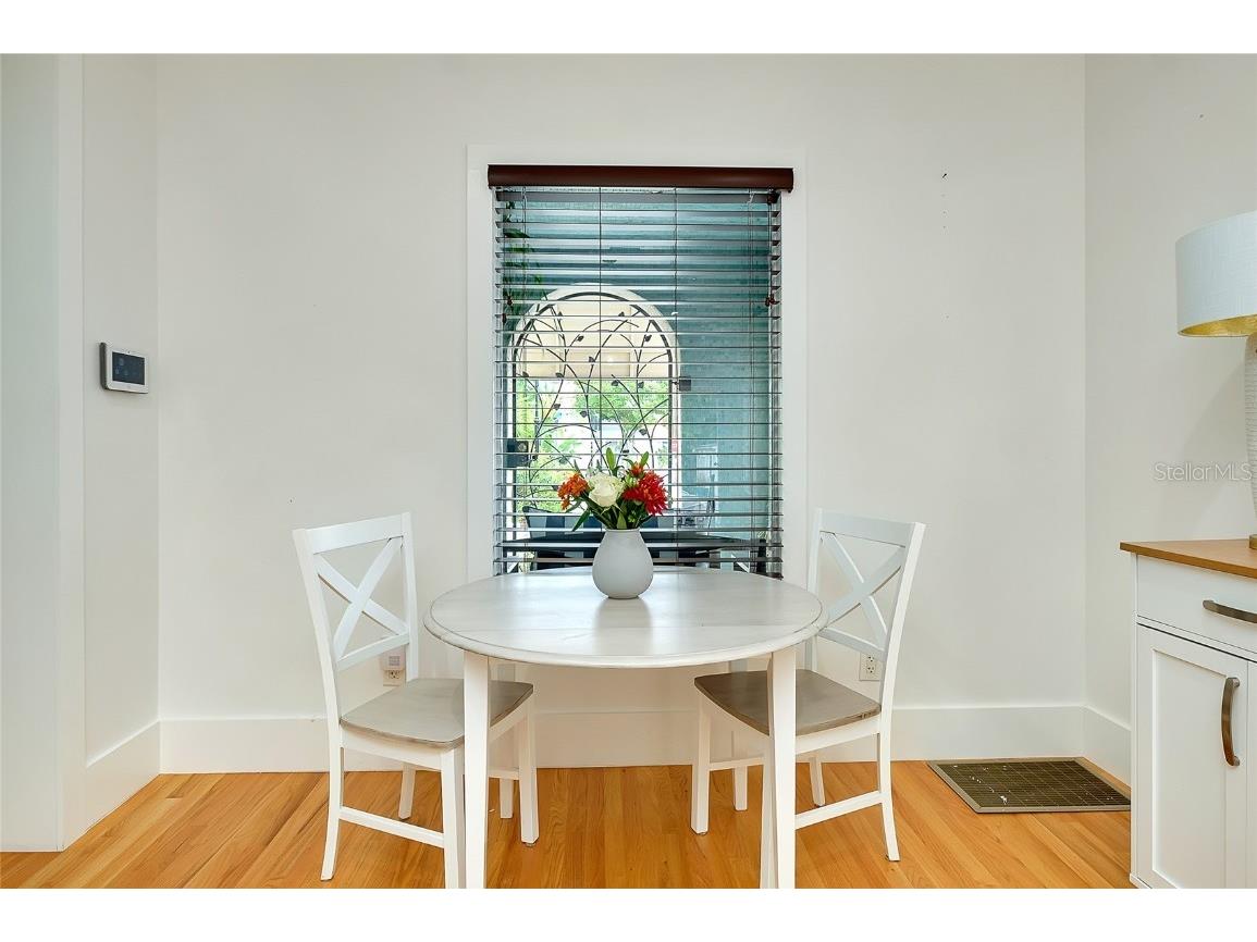 446 Burns Court Sarasota FL 34236 A4671273 image8