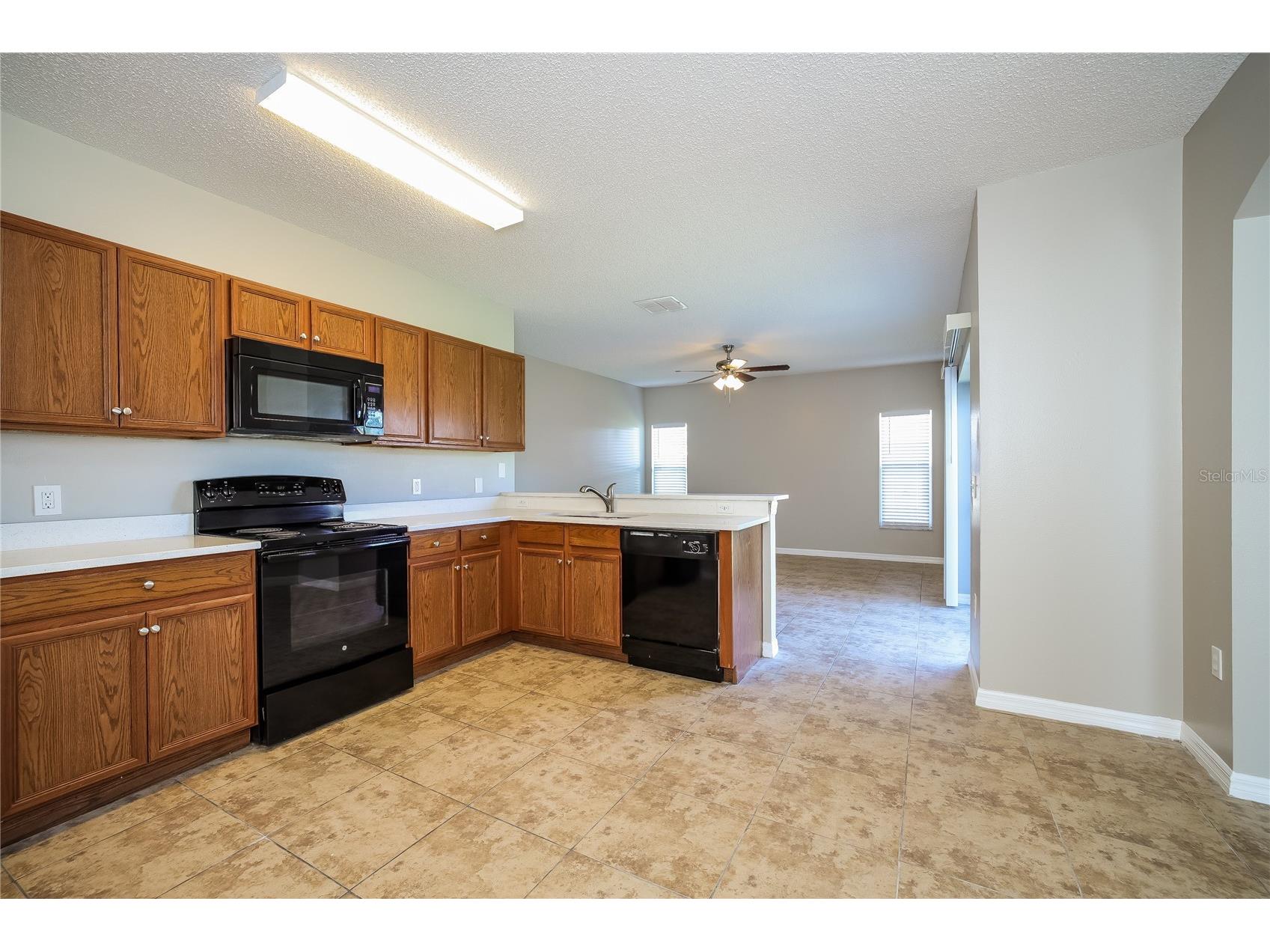 446 Spike Court Kissimmee FL 34759 O6423783 image4