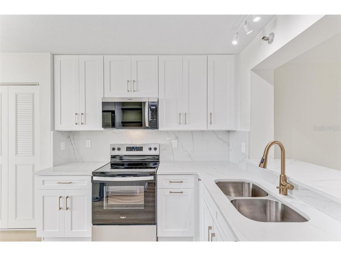 4460 Fairways Boulevard #404 Bradenton FL 34209 A4669452 image3