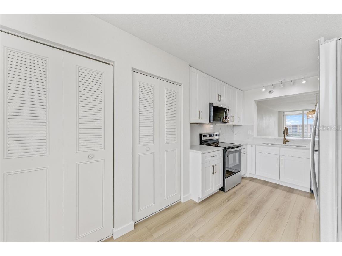 4460 Fairways Boulevard #404 Bradenton FL 34209 A4669452 image5