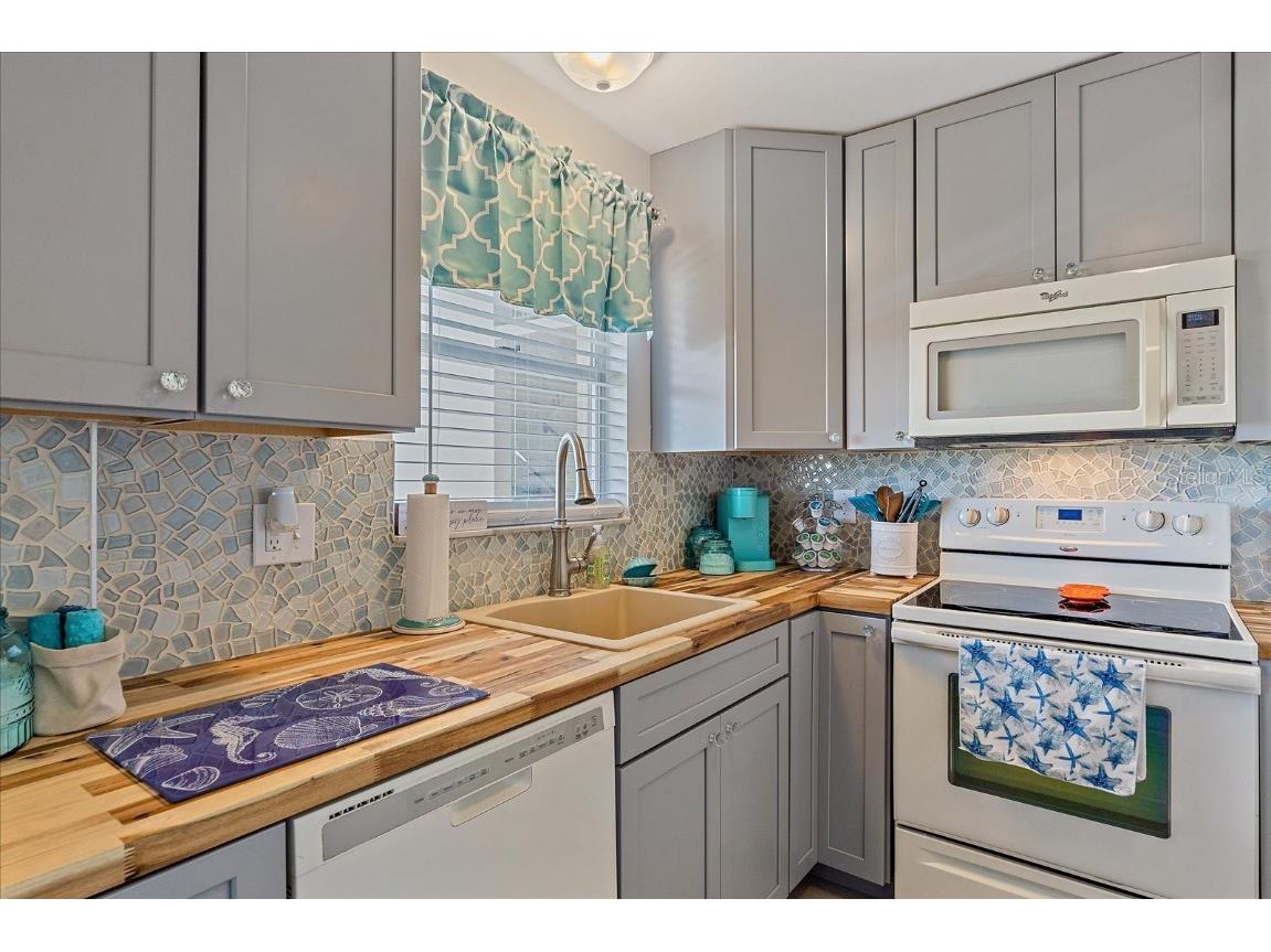 4460 Ironwood Circle #403A Bradenton FL 34209 A4674412 image4