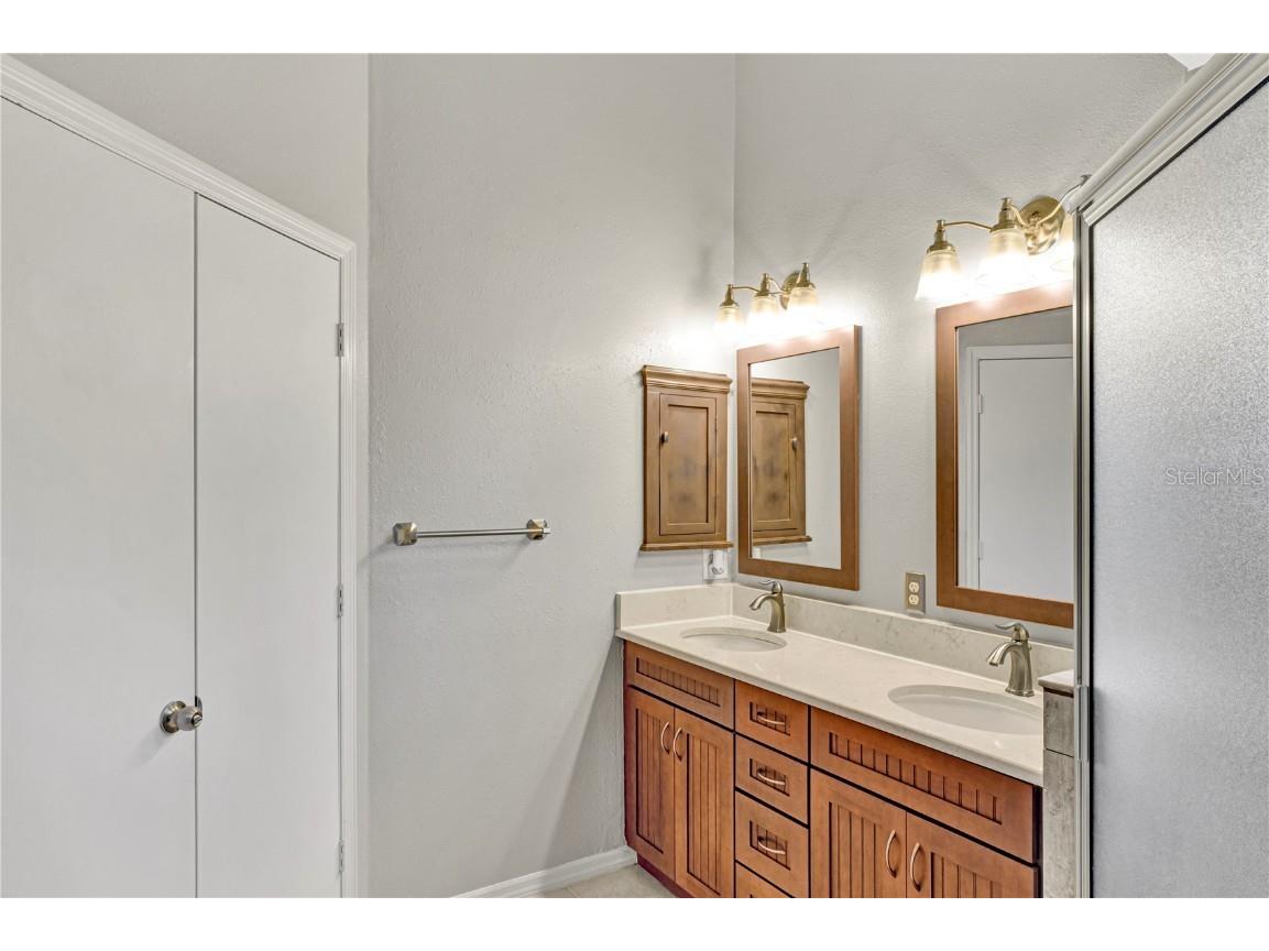 4461 Ascot Circle N Sarasota FL 34235 A4672368 image12