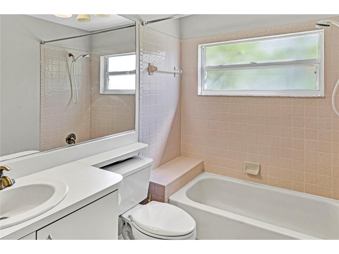 4461 Ascot Circle N Sarasota FL 34235 A4672368 image8