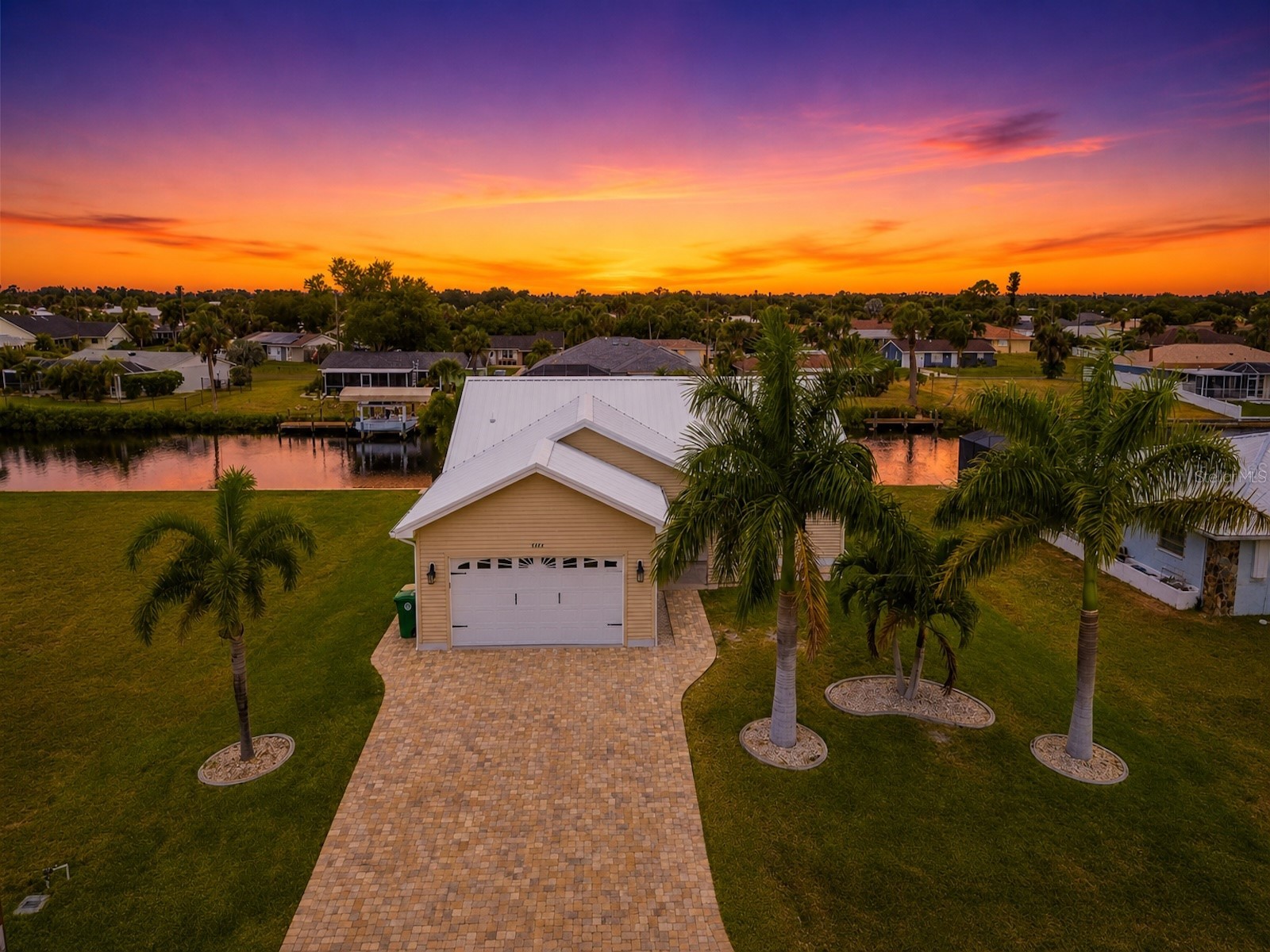 4462 Ewing Circle Port Charlotte FL 33948 - WYNKOOP WATERWAY A4692230 image1