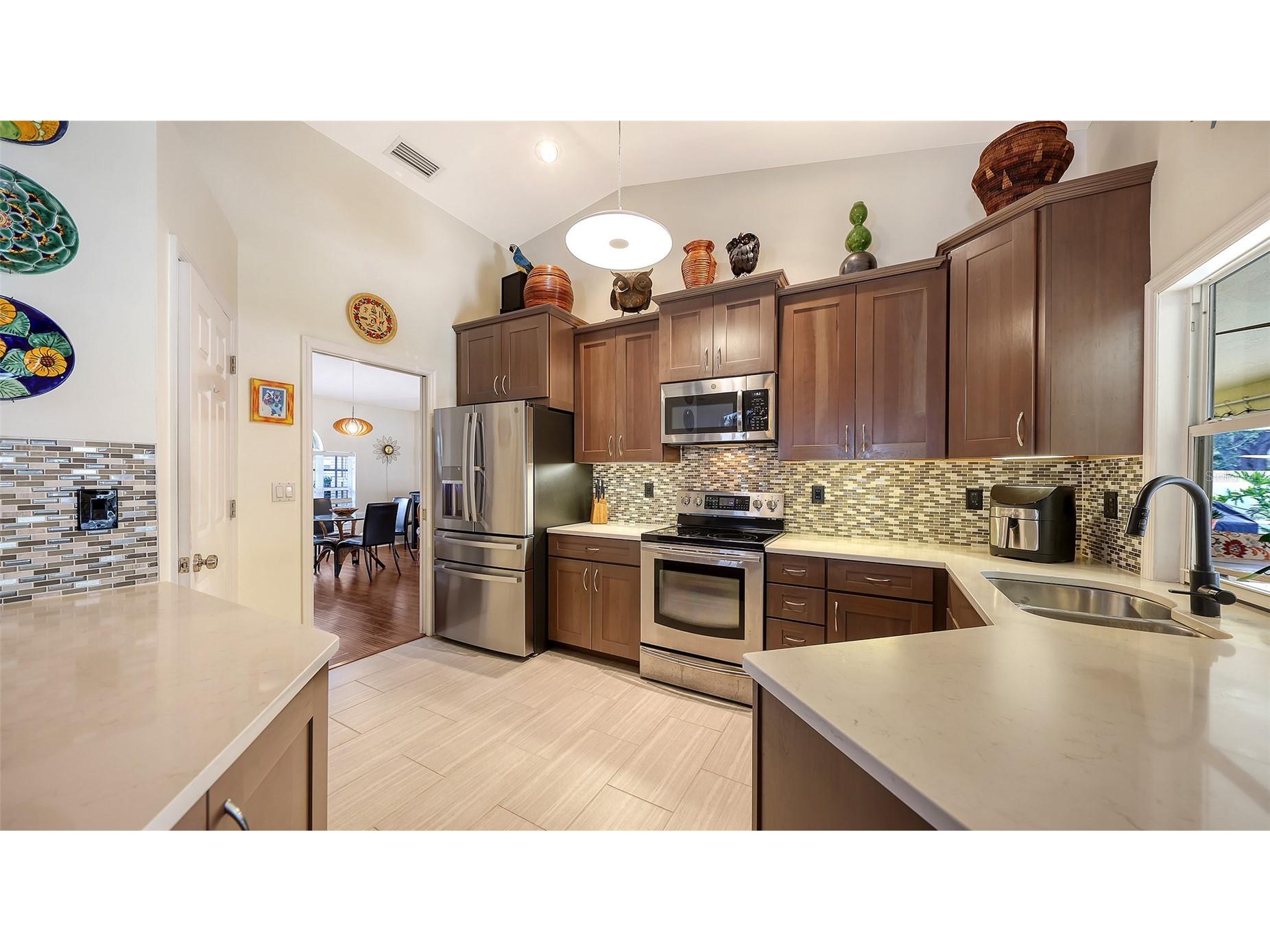 4463 Diamond Circle S Sarasota FL 34233 A4695018 image11