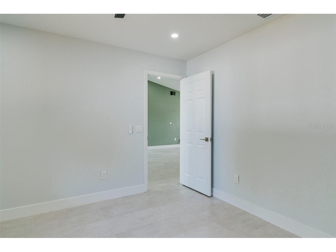 4464 Wabasso Avenue North Port FL 34287 A4675537 image31