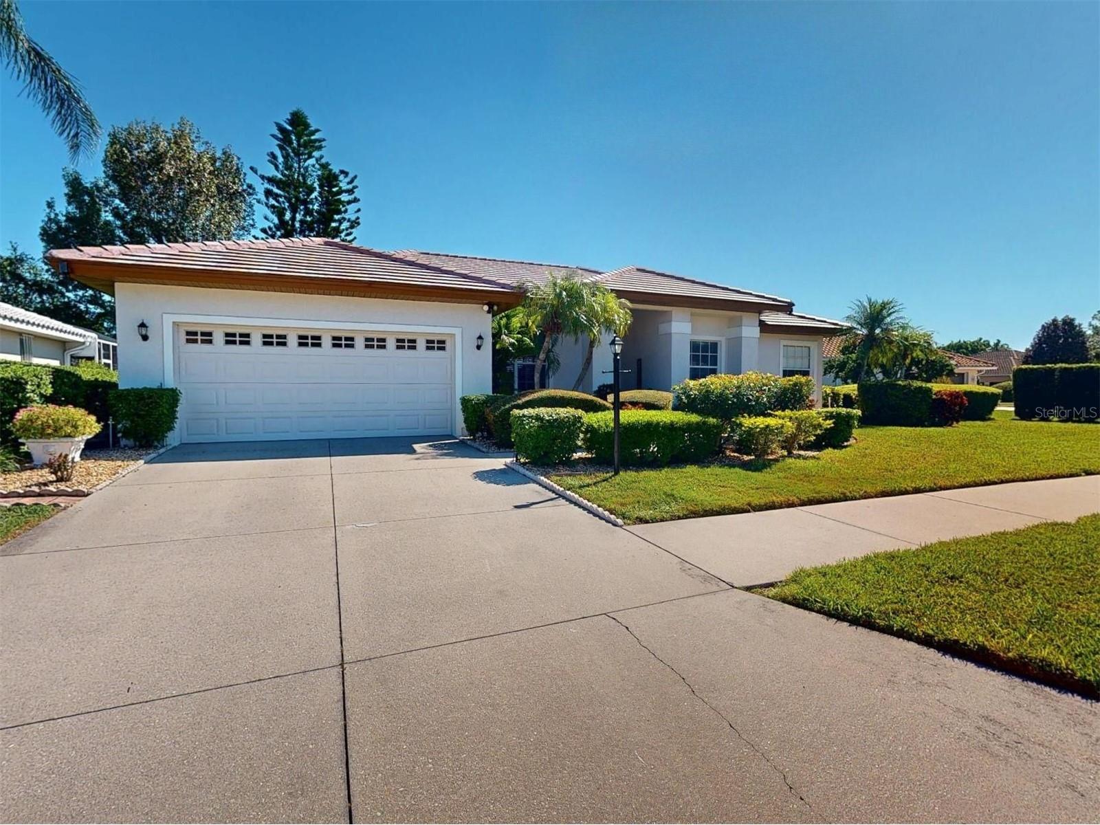 4469 Golden Lake Drive Sarasota FL 34233 C7520016 image1