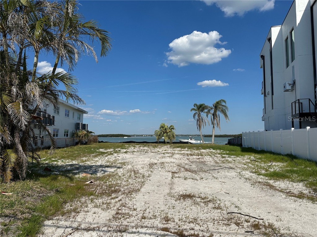 447 129th Avenue E Madeira Beach FL 33708 - BOCA CIEGA BAY INTRACOASTAL TB8367601 image1