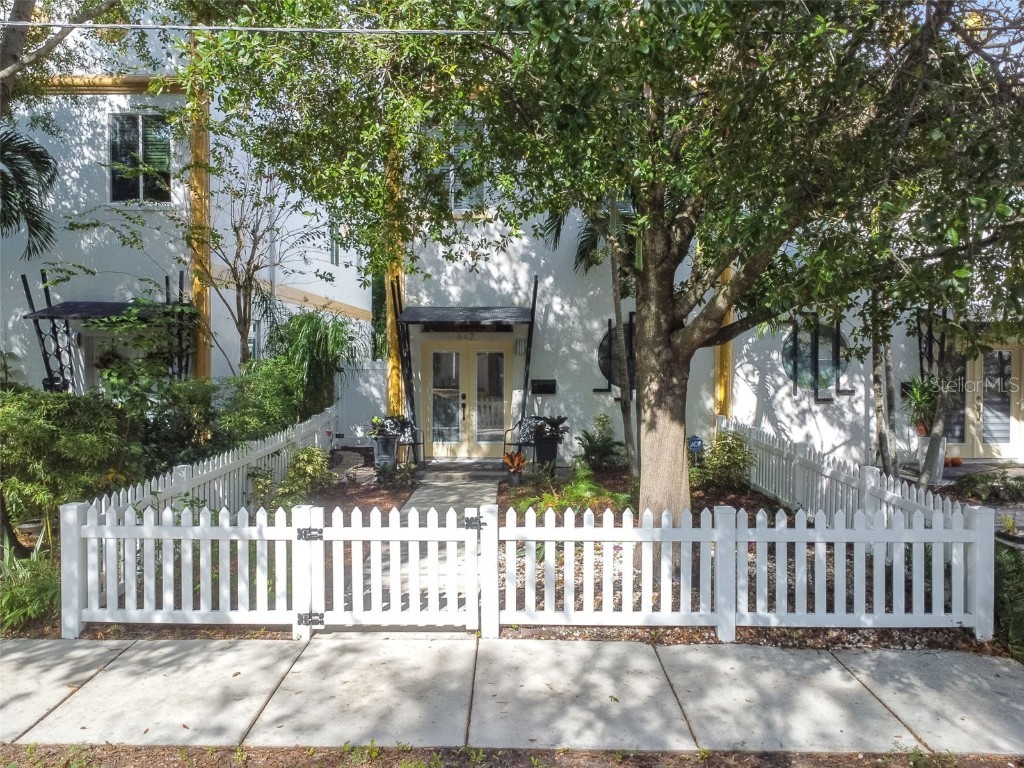 447 13th Avenue N Saint Petersburg FL 33701 U8182488 image1