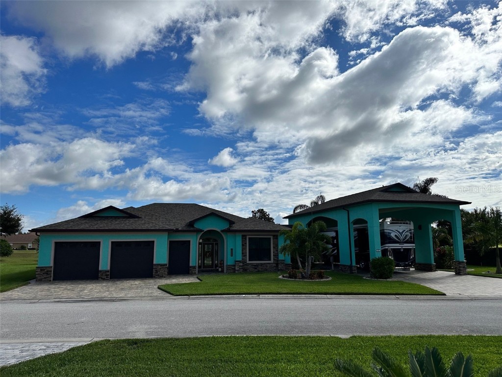 447 Motorcoach Drive S Polk City FL 33868 L4940838 image1