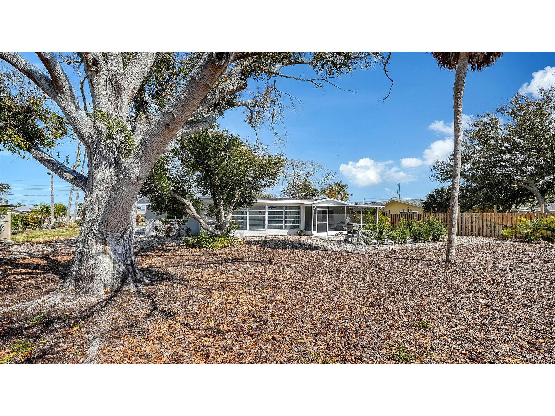 447 N Shore Drive Osprey FL 34229 A4684009 image40