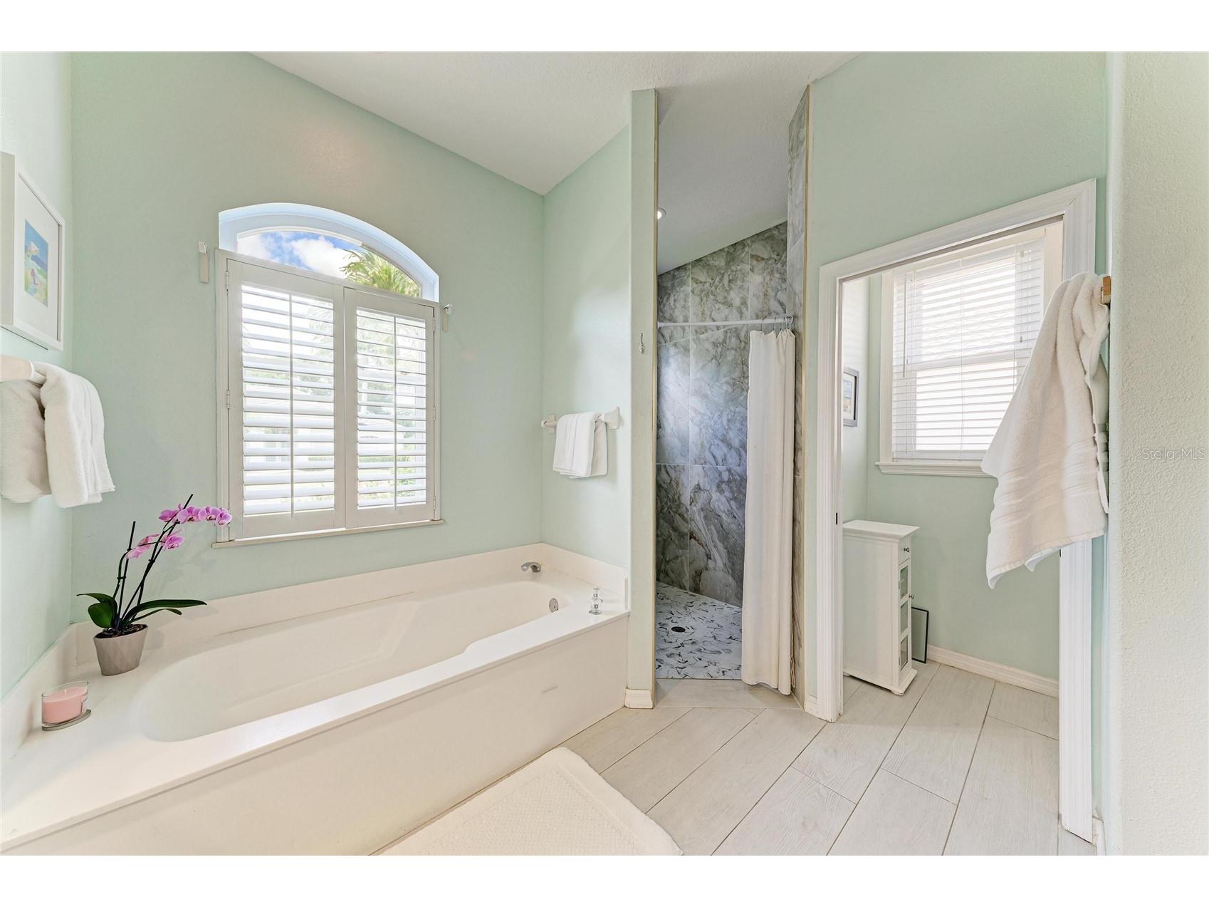 4471 Mcintosh Lake Avenue Sarasota FL 34233 A4695012 image24