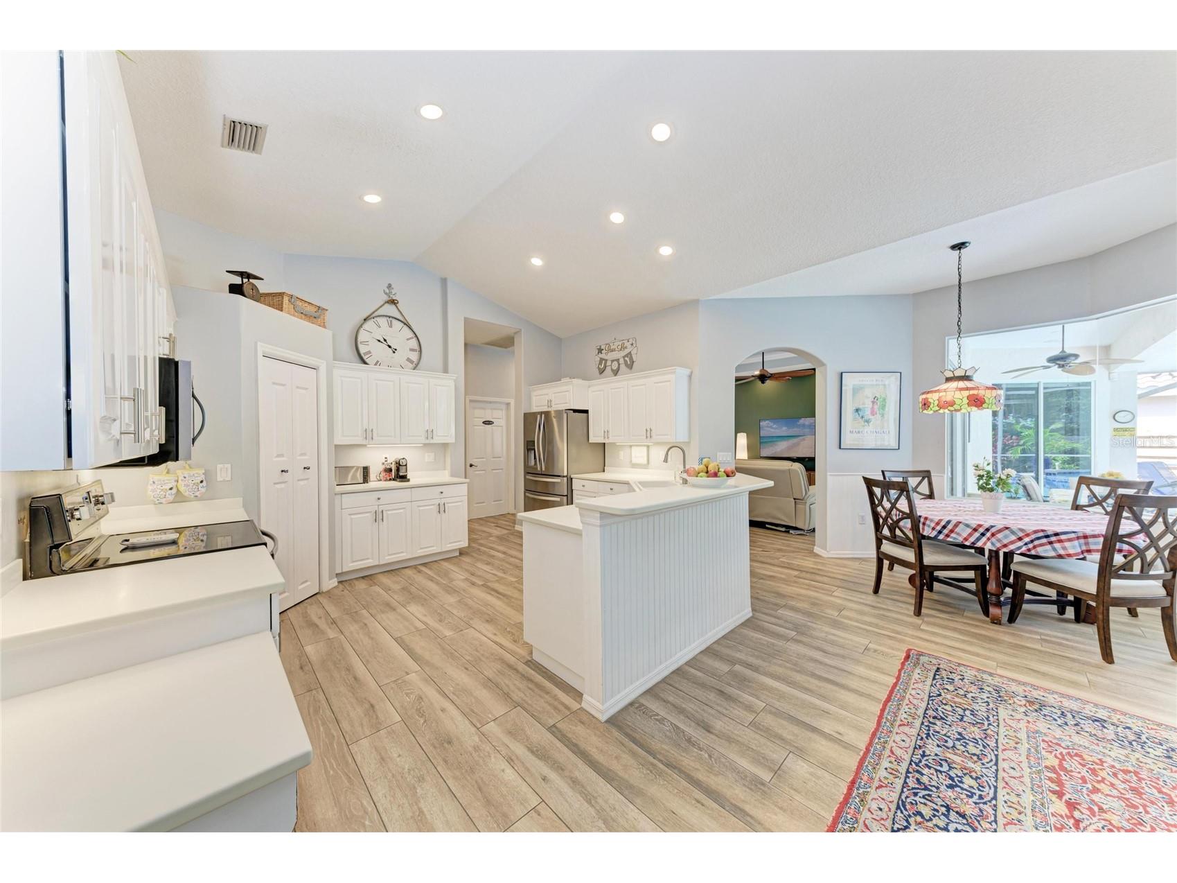 4471 Mcintosh Lake Avenue Sarasota FL 34233 A4695012 image9