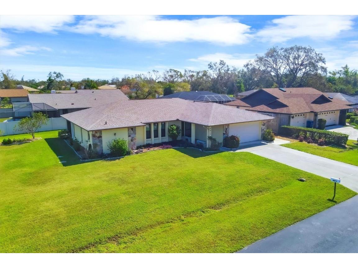 4471 Meadow Creek Circle Sarasota FL 34233 A4626811 image1