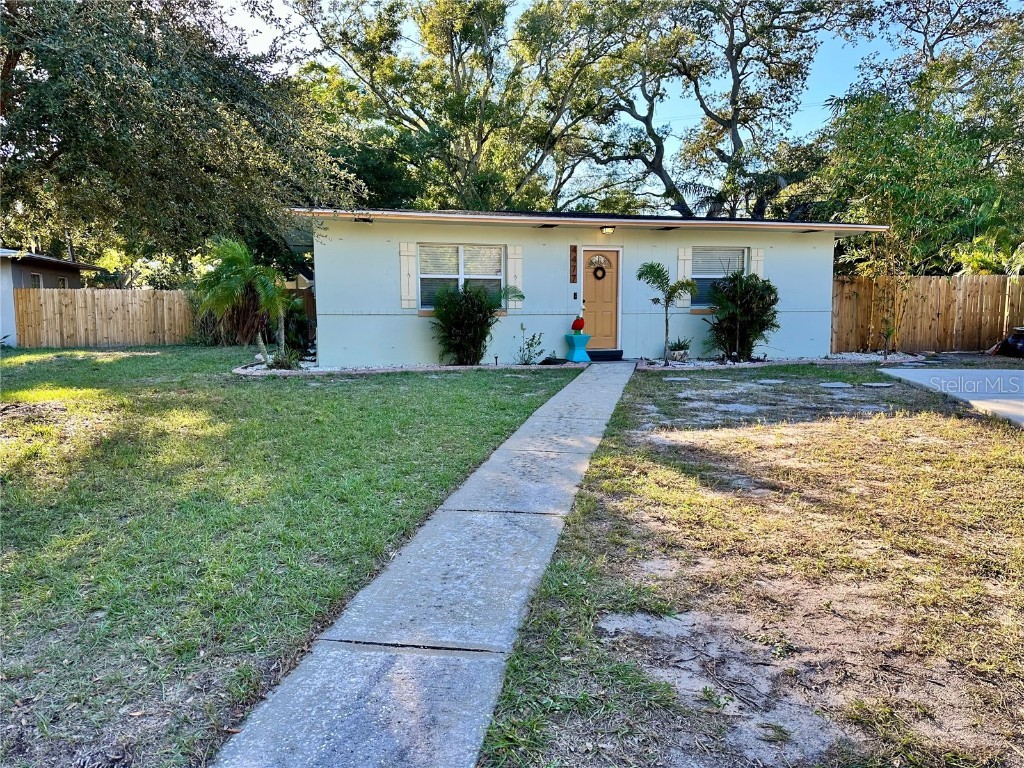 4477 Crestwood Drive N Saint Petersburg FL 33714 U8222336 image1