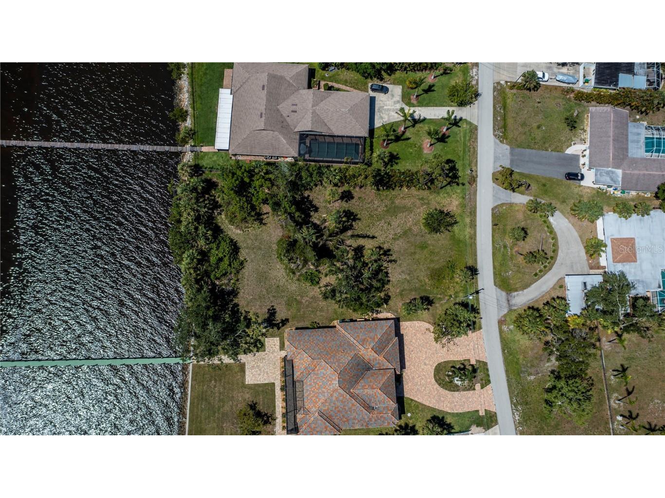 4478 Northshore Drive Port Charlotte FL 33980 - PEACE RIVER C7474347 image1
