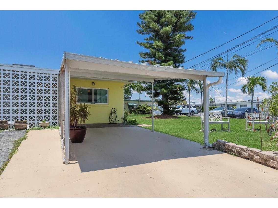 448 63rd Street Holmes Beach FL 34217 A4546795 image1