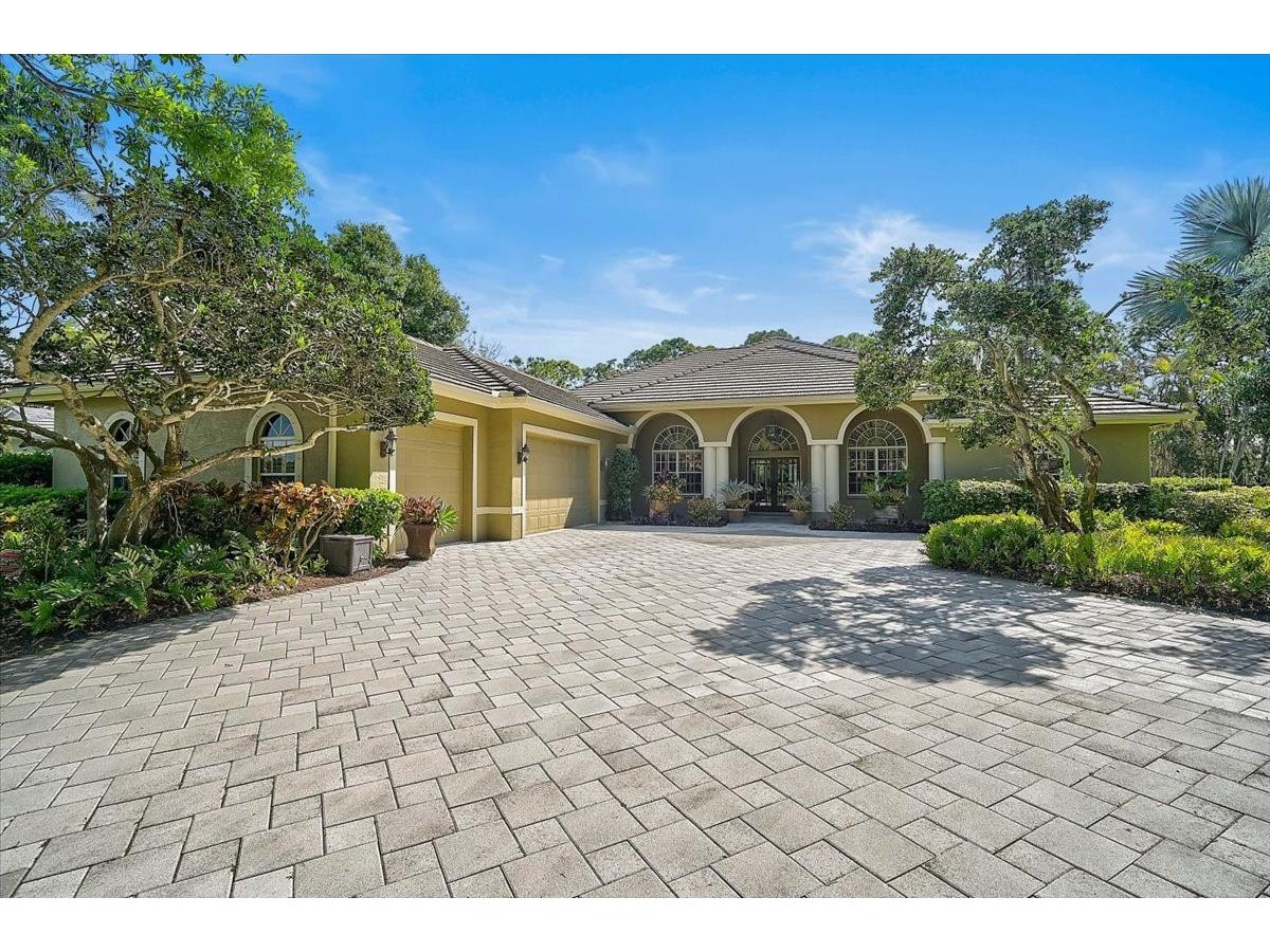 448 E Macewen Drive Osprey FL 34229 A4687195 image1