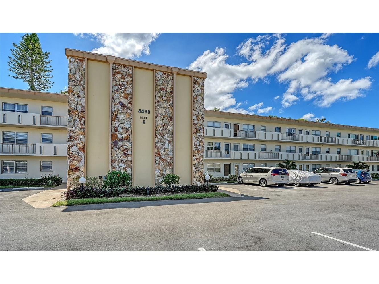 4480 Ironwood Circle #311A Bradenton FL 34209 A4667004 image1