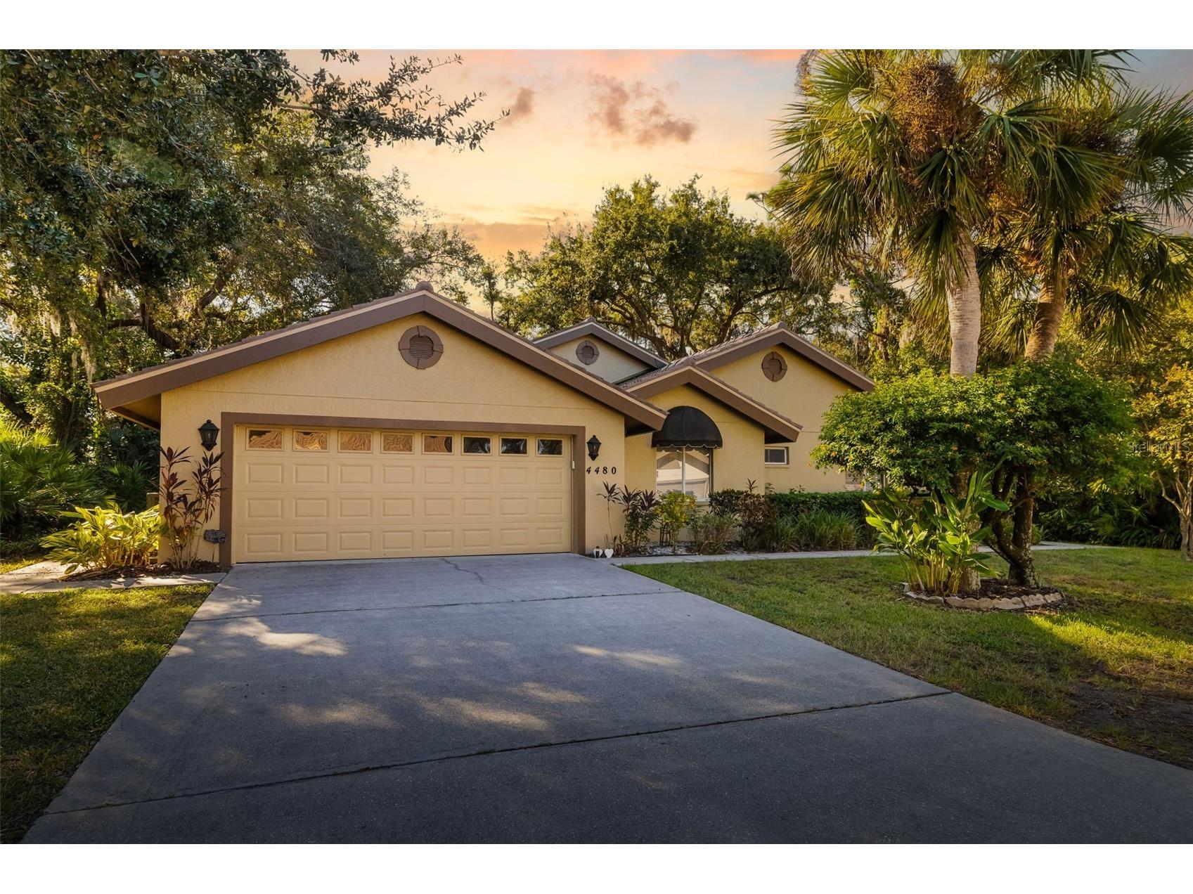 4480 S Ascot Circle Sarasota FL 34235 A4670356 image1