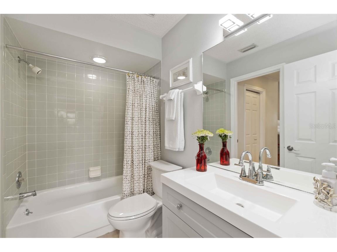 4482 Weybridge #62 Sarasota FL 34235 A4676717 image25